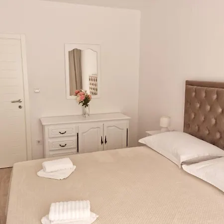 Apartmani Marijana Baška Voda Exteriör bild